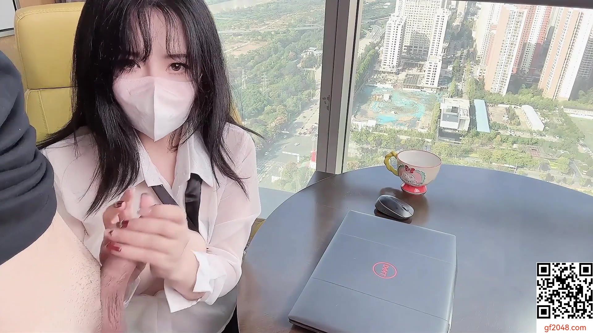 清純女神〖櫻桃空空〗清純秘書為升職加薪主動獻身老闆~落地窗前被爆操內射！又純又欲 小悶騷型